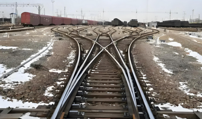 DB旗舰官方新品道岔跳线：铁路安全运行的“守护者”